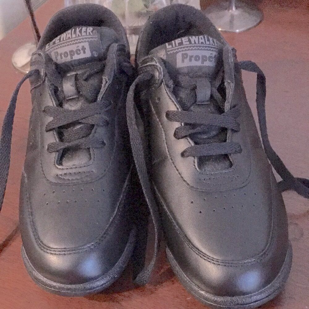 Propet LifeWalker sneakers Size 8